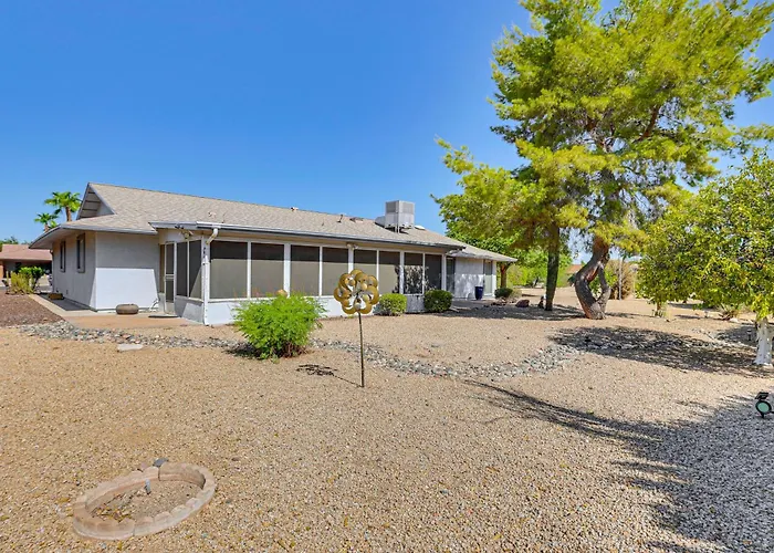 Holiday home Near Surprise Stadium! W/ Pet-friendly Yard Sun City West