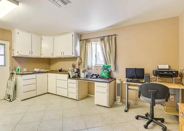 Holiday home Near Surprise Stadium! W/ Pet-friendly Yard *